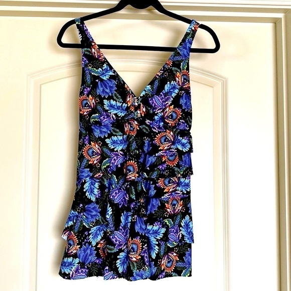 NWT- Swim Solutions Swim suit tummy control thigh minimizer Beach Coadtal Sz 10. - Picture 1 of 9